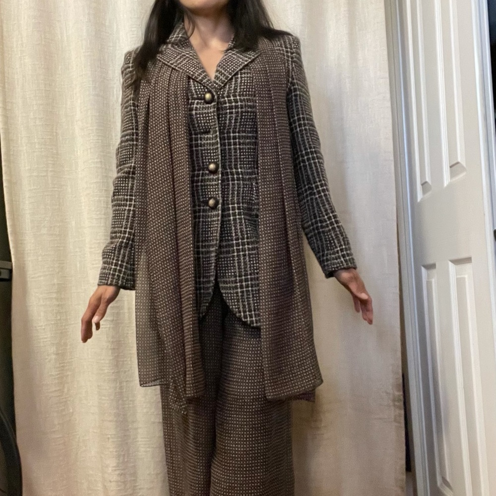 NEIMAN MARCUS Vintage Brown Suit with scarf